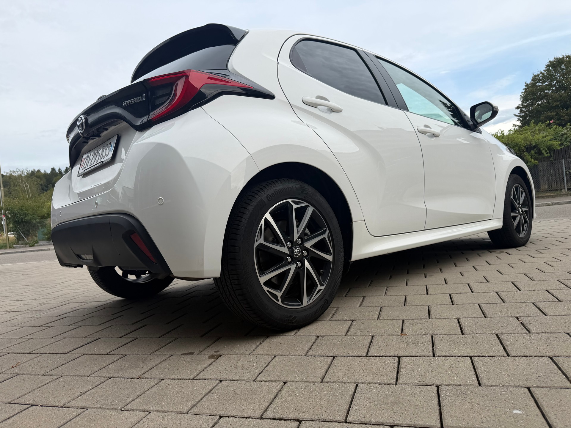 TOYOTA Yaris 1.5 Trend e-CVT-image-12