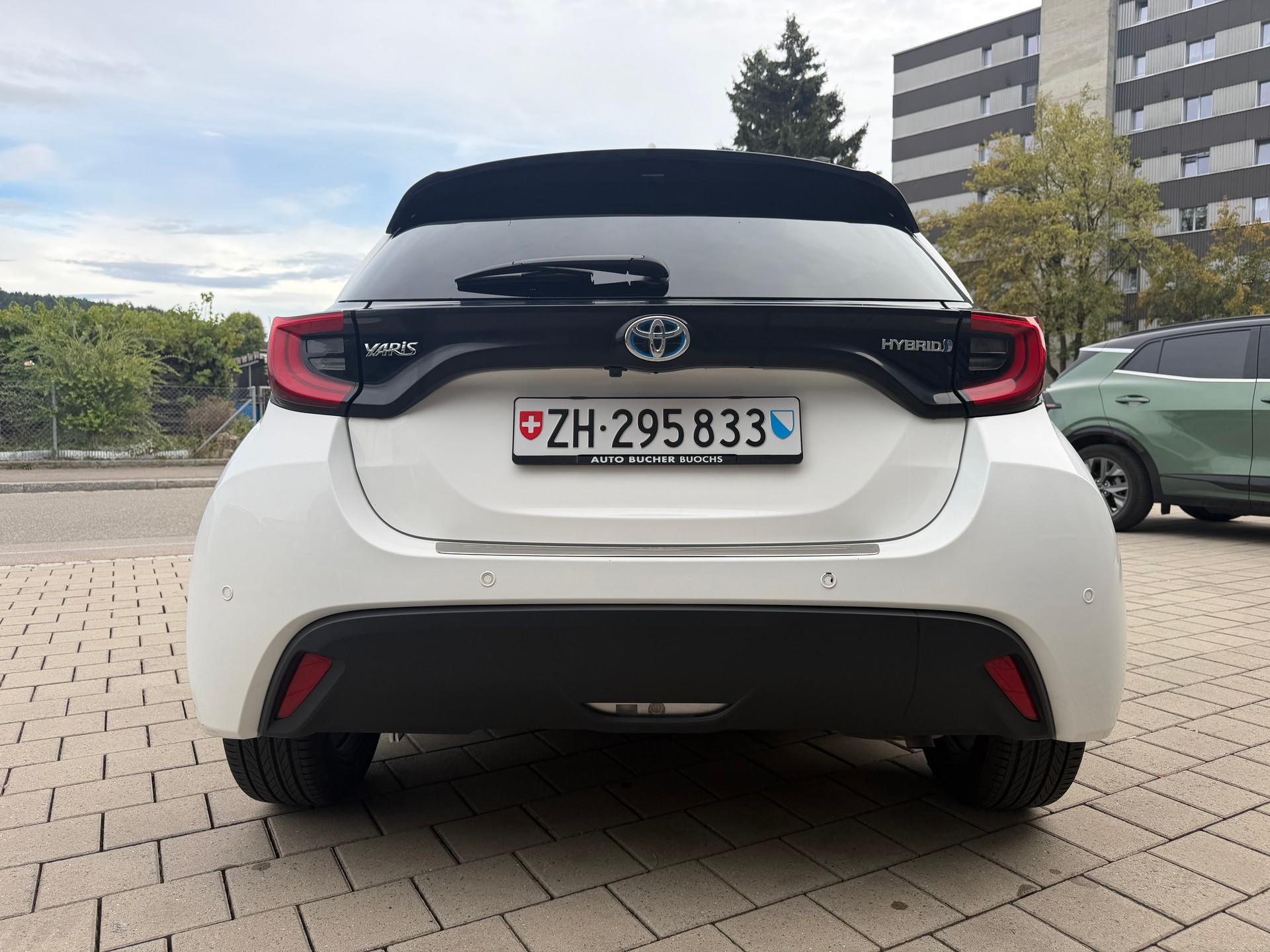 TOYOTA Yaris 1.5 Trend e-CVT-image-5