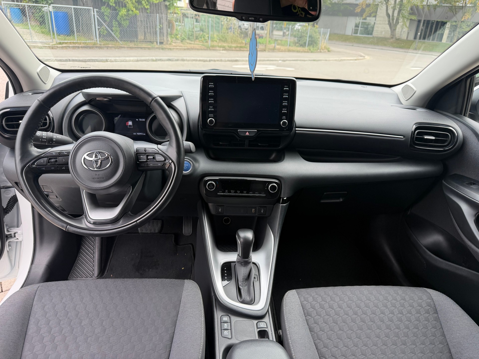 TOYOTA Yaris 1.5 Trend e-CVT-image-7