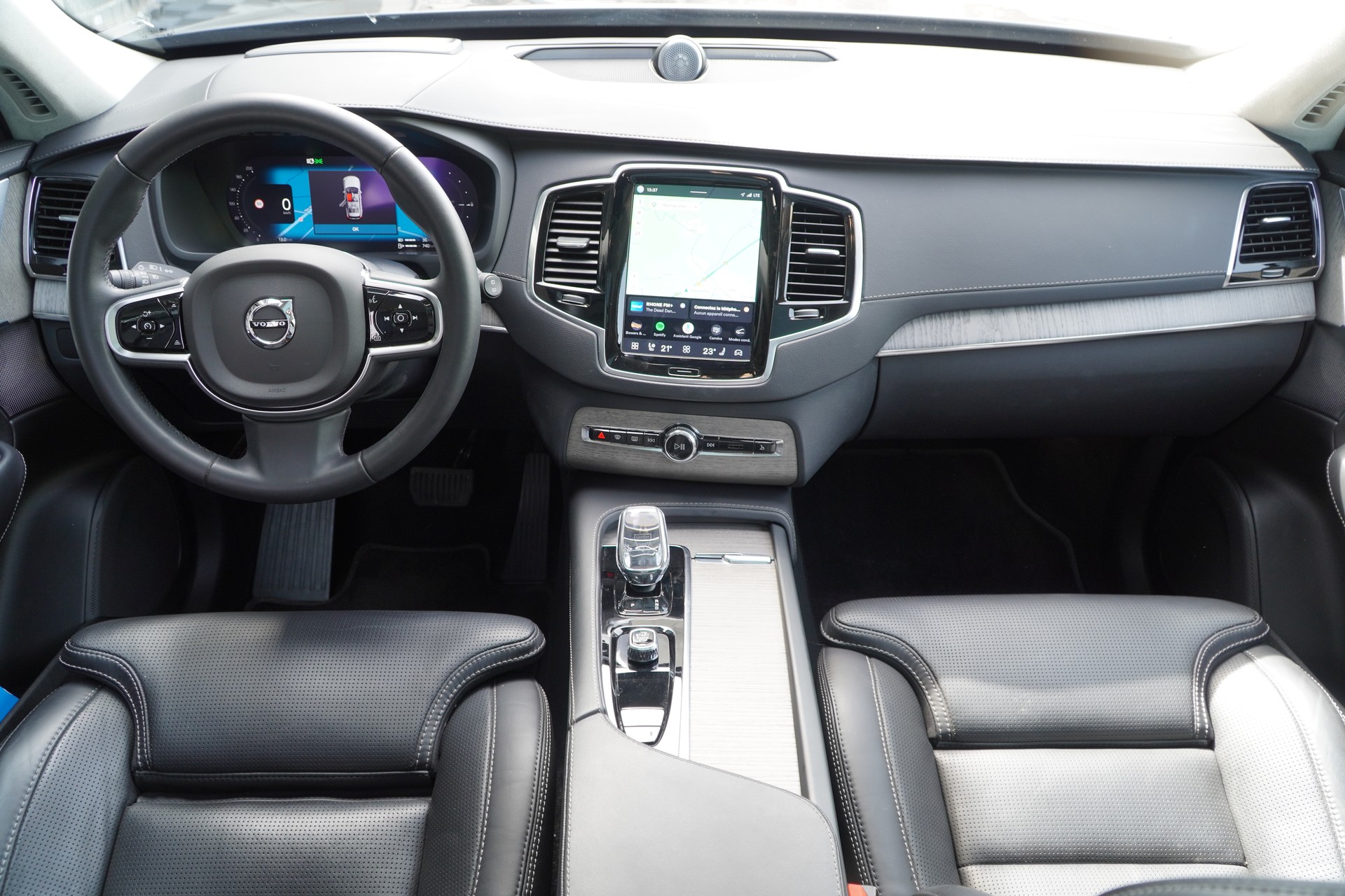 VOLVO XC90 T8 eAWD PluginHybrid XCLUSIVE 7P Ultimate Dark Geartronic-image-10