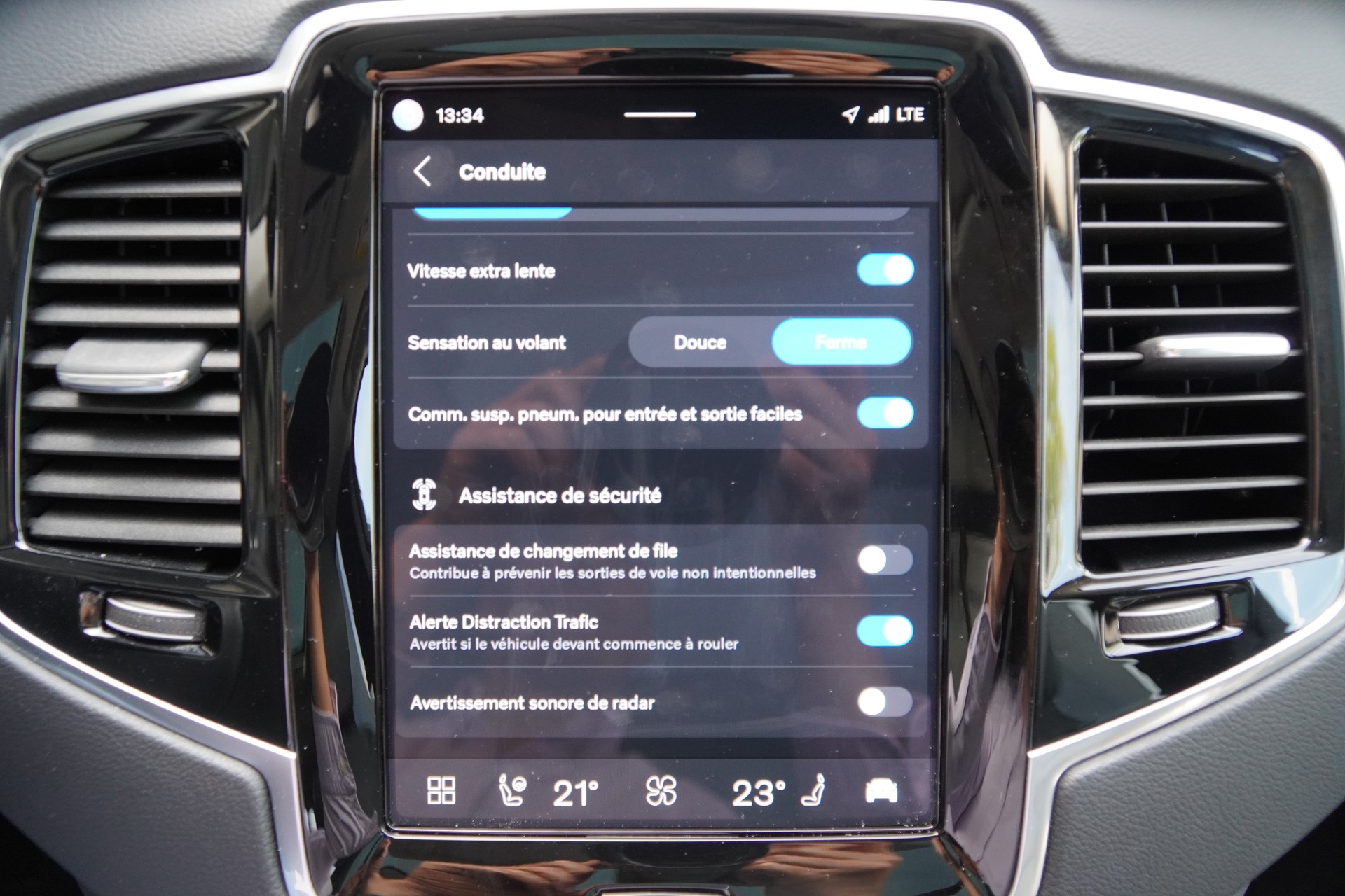 VOLVO XC90 T8 eAWD PluginHybrid XCLUSIVE 7P Ultimate Dark Geartronic-image-23