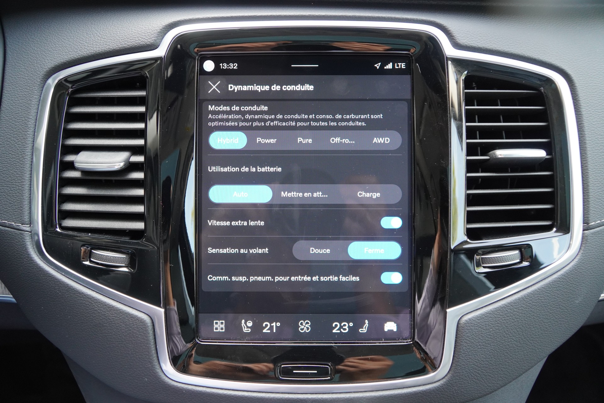 VOLVO XC90 T8 eAWD PluginHybrid XCLUSIVE 7P Ultimate Dark Geartronic-image-22