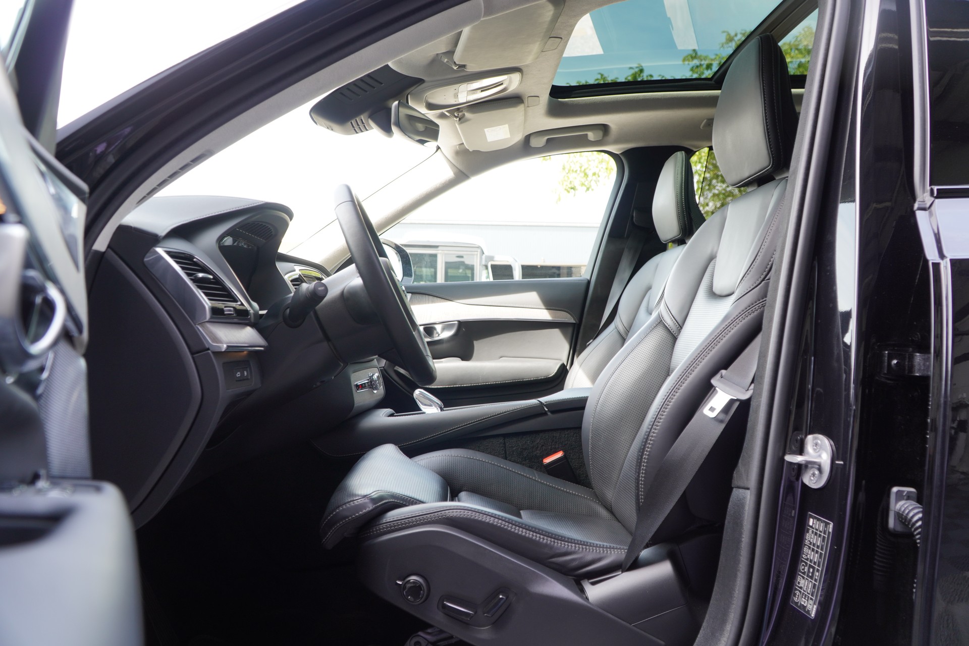 VOLVO XC90 T8 eAWD PluginHybrid XCLUSIVE 7P Ultimate Dark Geartronic-image-8