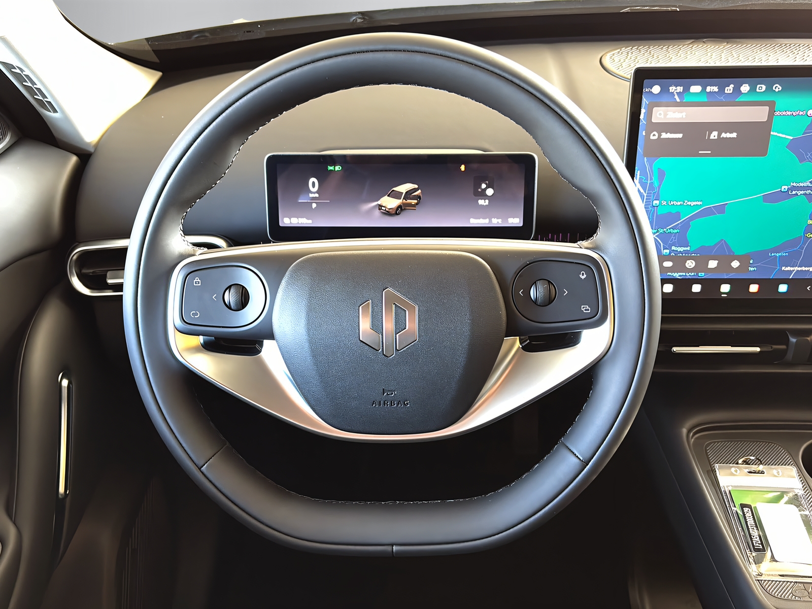 LEAPMOTOR B03X EV-showroom-element-3