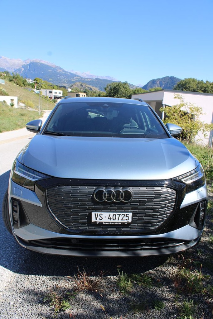 AUDI Q4 e-tron 45 Attraction quattro-image-3