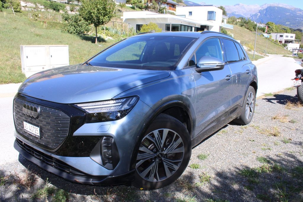 AUDI Q4 e-tron 45 Attraction quattro-image-0