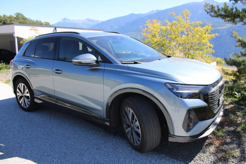 AUDI Q4 e-tron 45 Attraction quattro-image-1