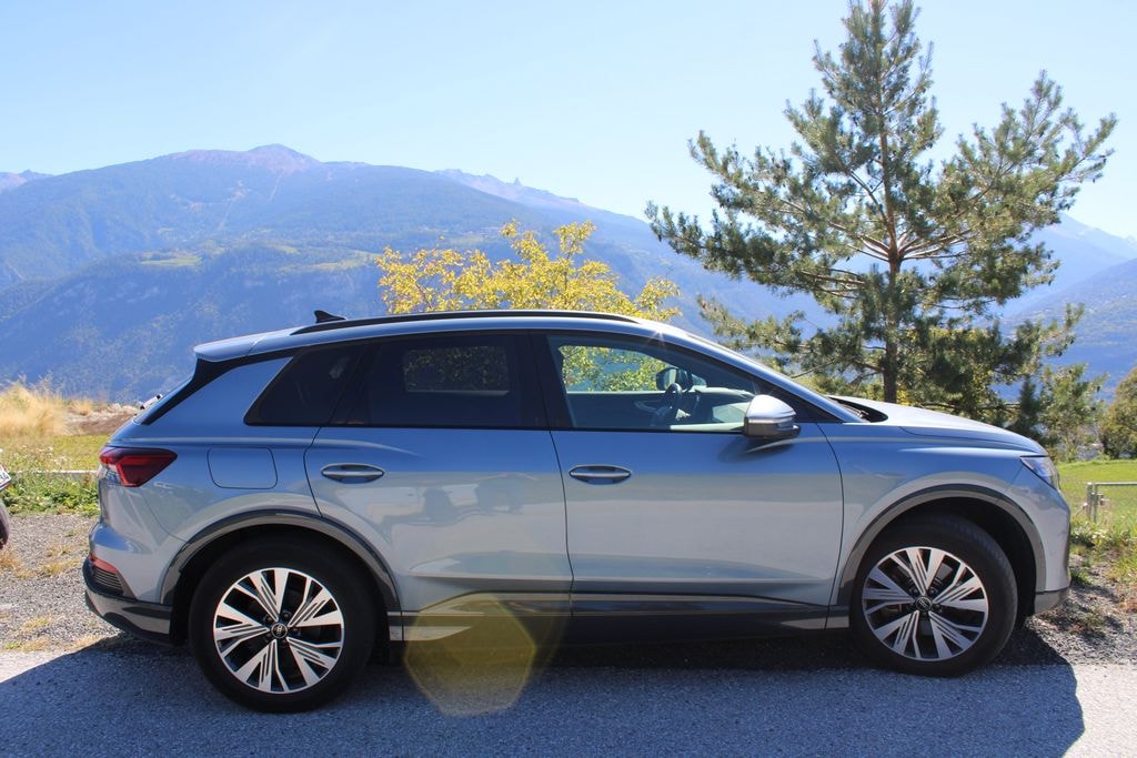 AUDI Q4 e-tron 45 Attraction quattro-image-2
