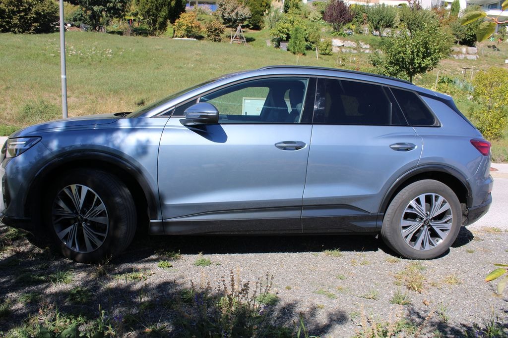AUDI Q4 e-tron 45 Attraction quattro-image-4