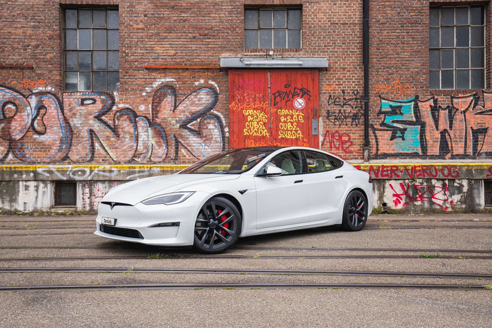 TESLA Model S 100 kWh Plaid-image-0