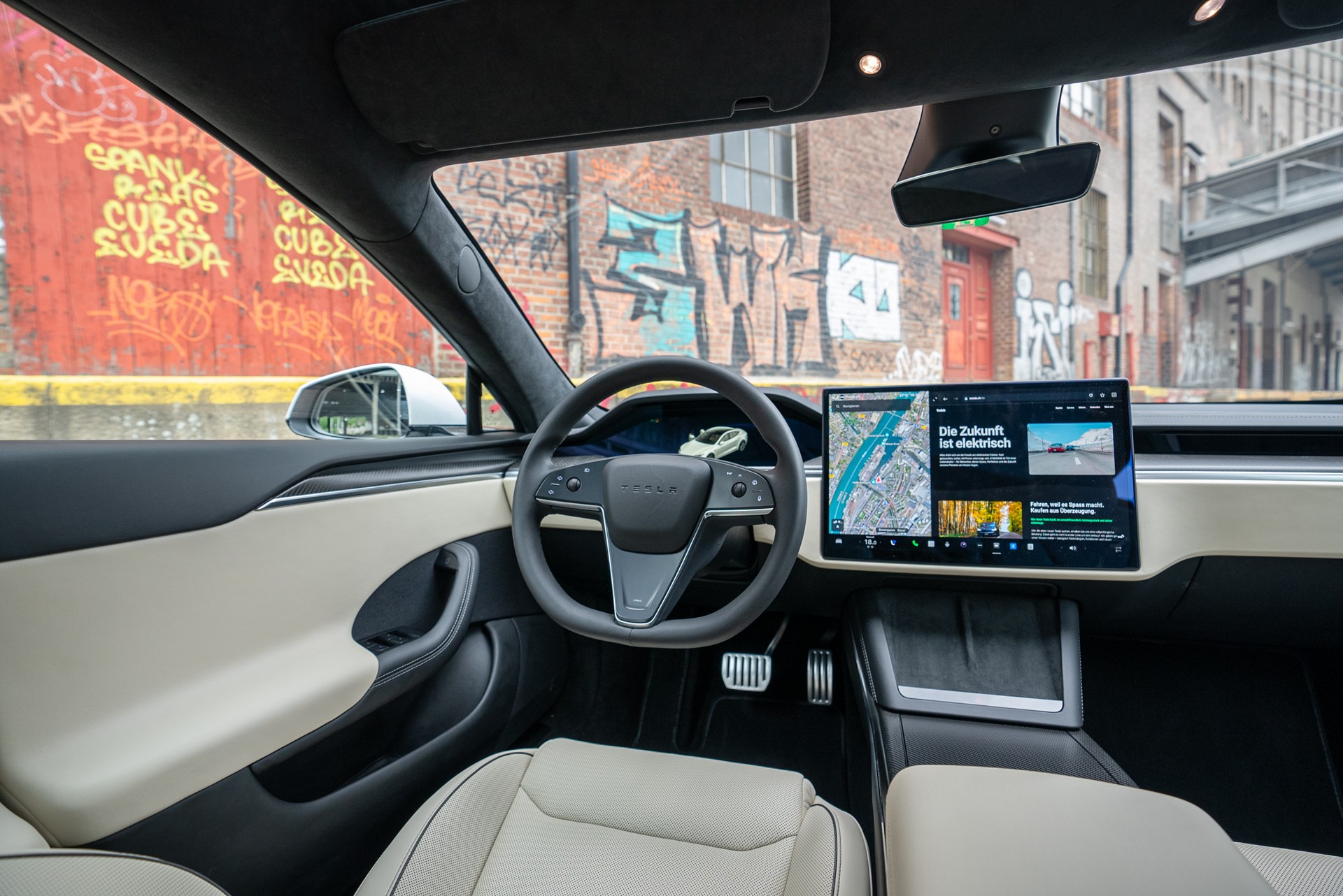TESLA Model S 100 kWh Plaid-image-8