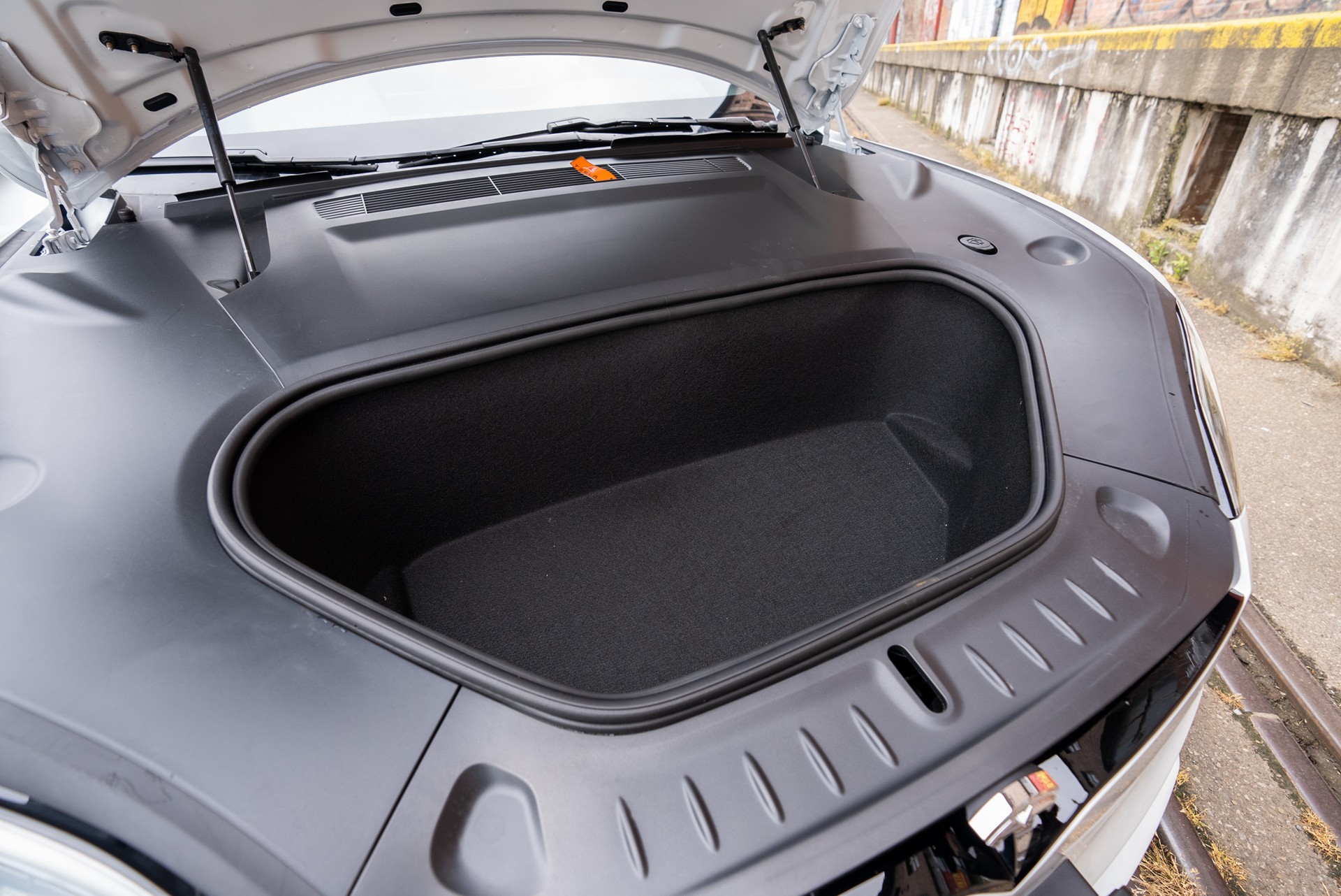 TESLA Model S 100 kWh Plaid-image-15