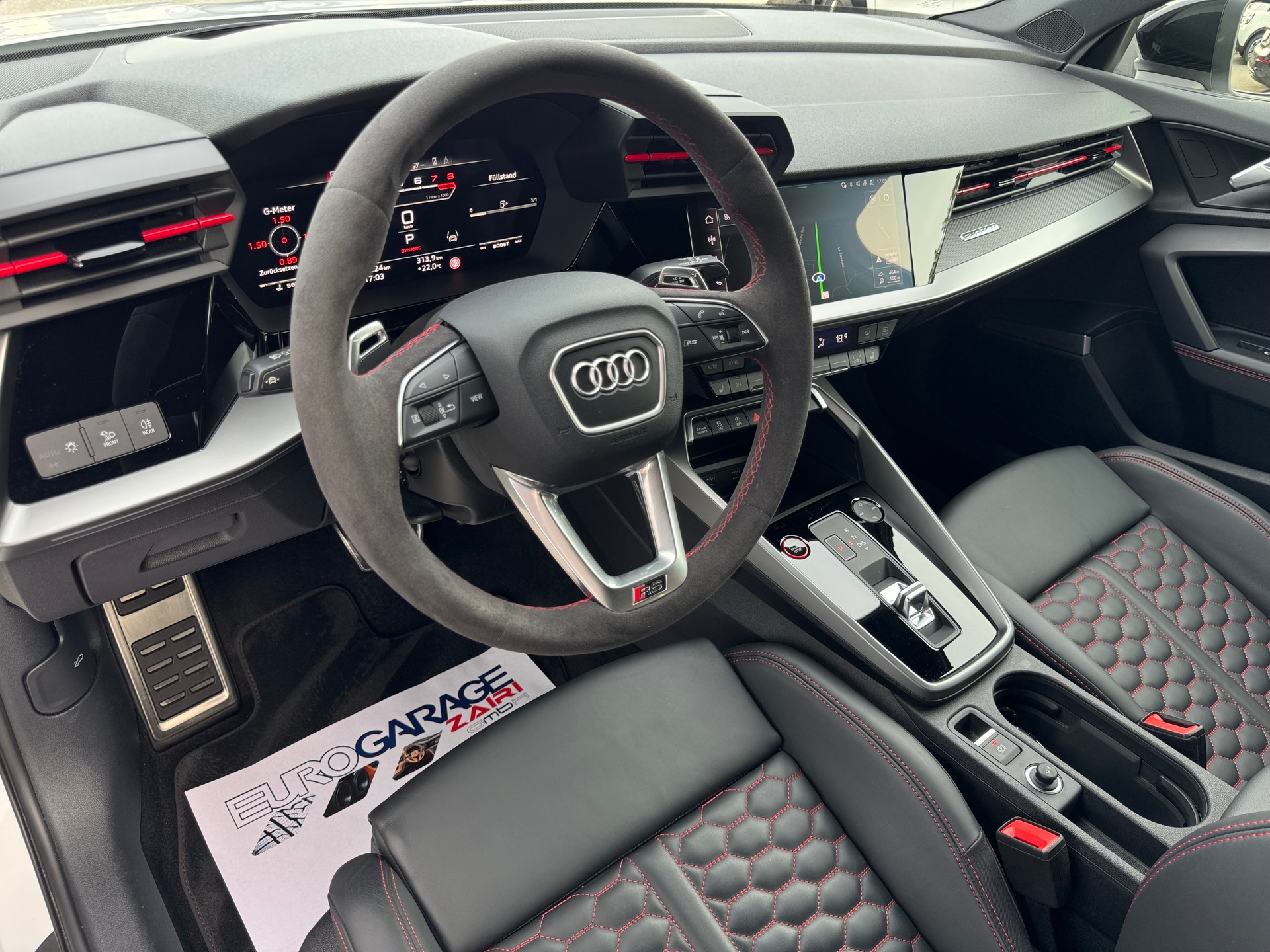 AUDI RS3 Sportback 2.5 TSI quattro S-tronic-image-2