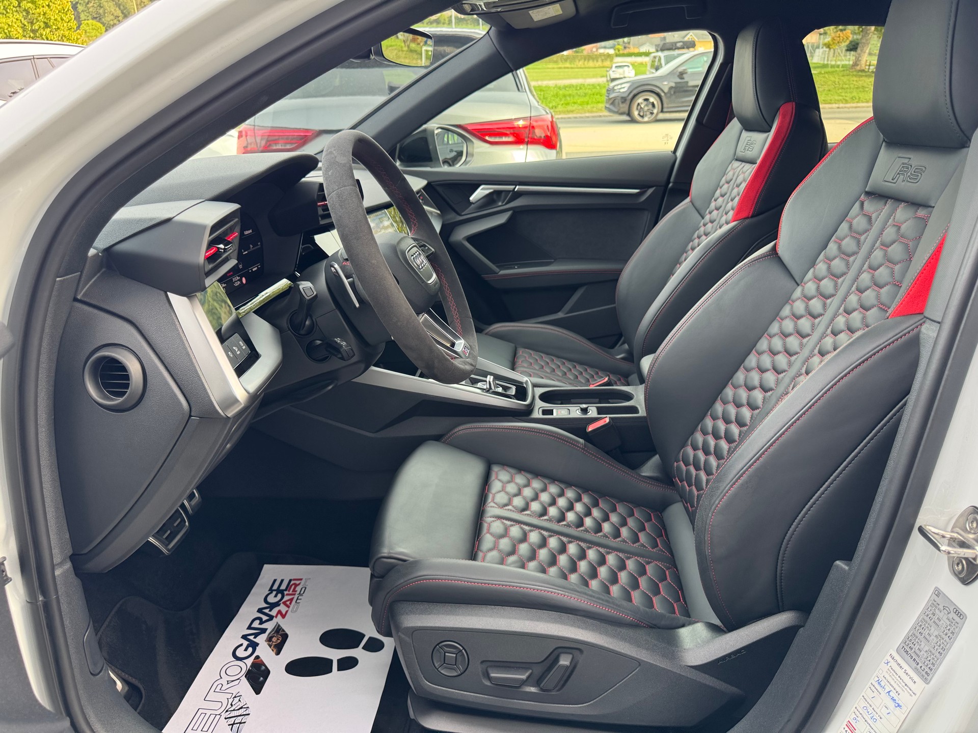 AUDI RS3 Sportback 2.5 TSI quattro S-tronic-image-1