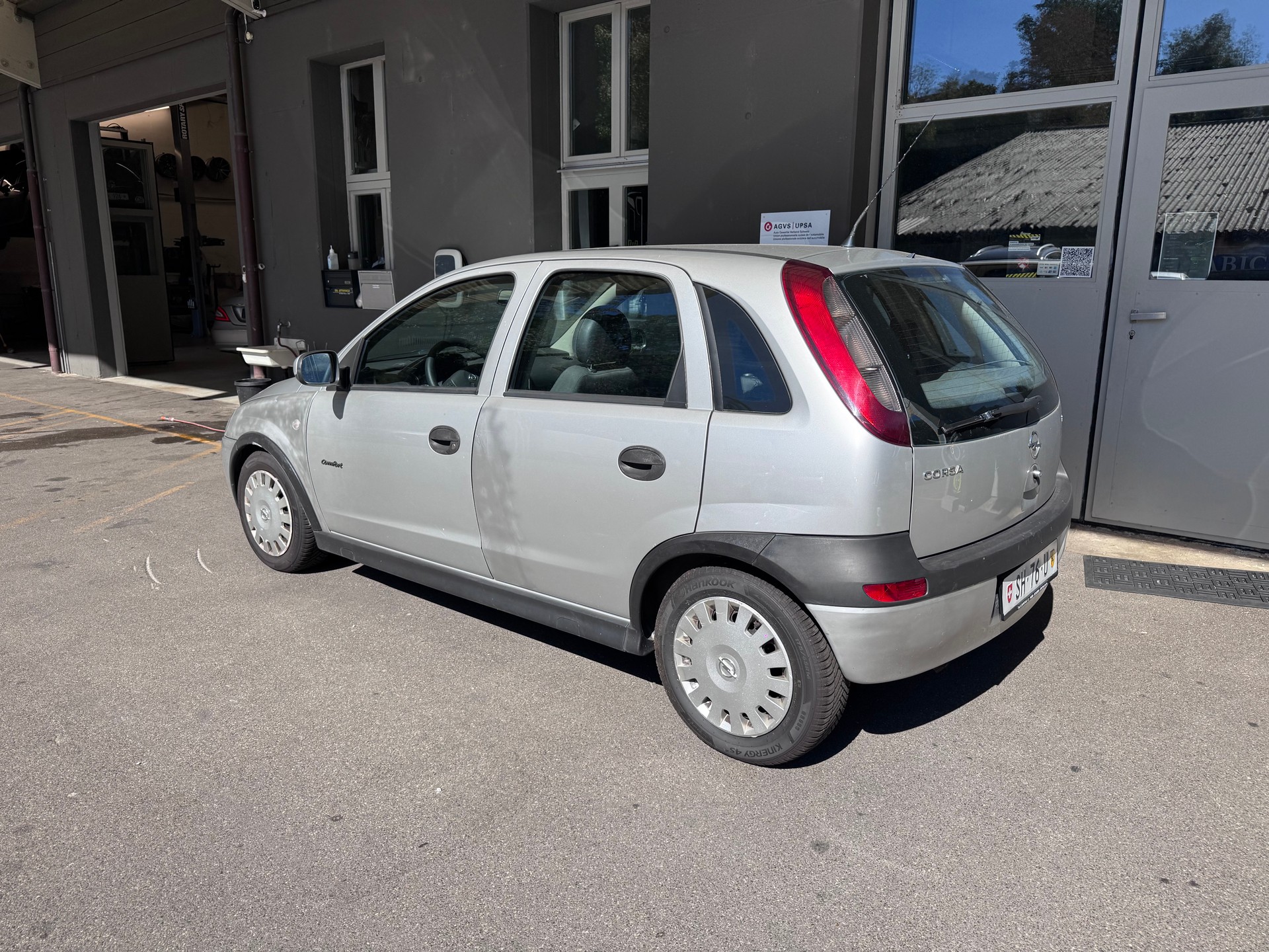 OPEL Corsa 1.2 16V Njoy-image-2