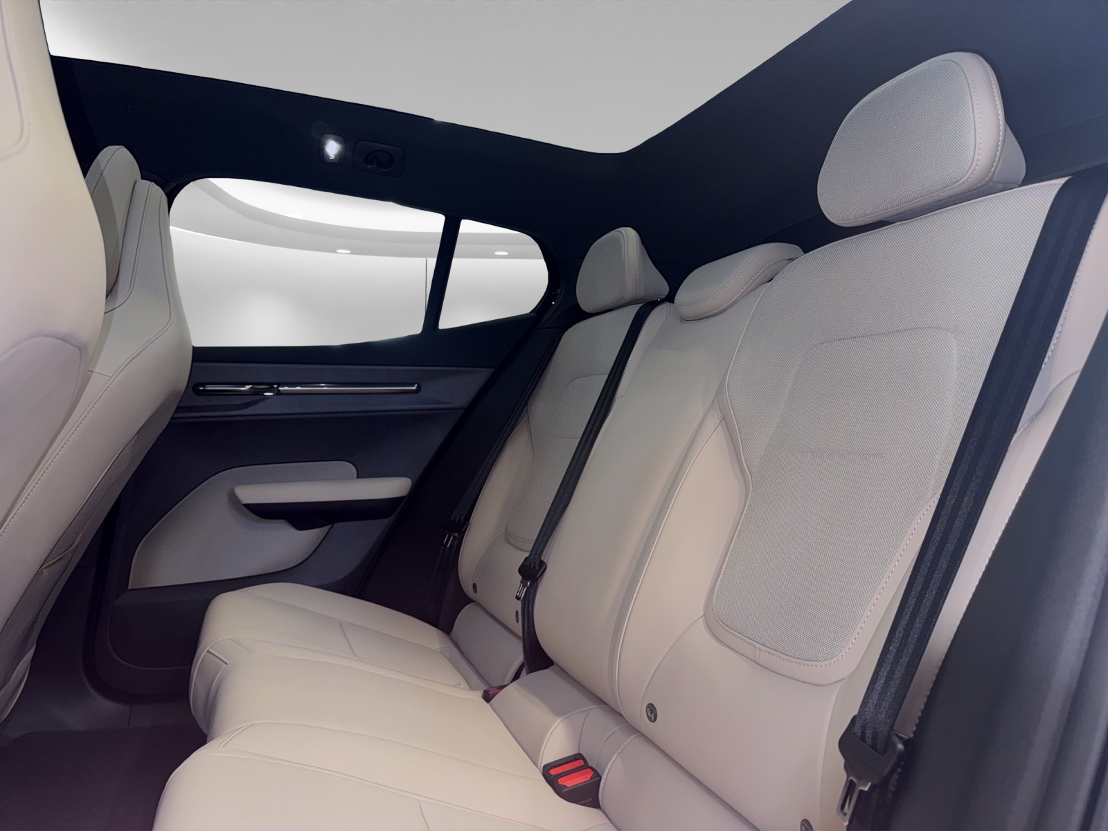 VOLVO EX30 E60 Twin Ultra Performance AWD-image-11