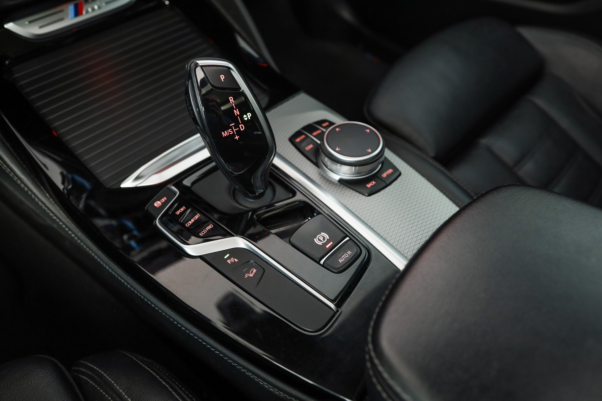 BMW X4 M40i Steptronic SOPHISTOGRAU / Toit panoramique / Échappement M Sport / Sièges chauffants AV+AR-image-17