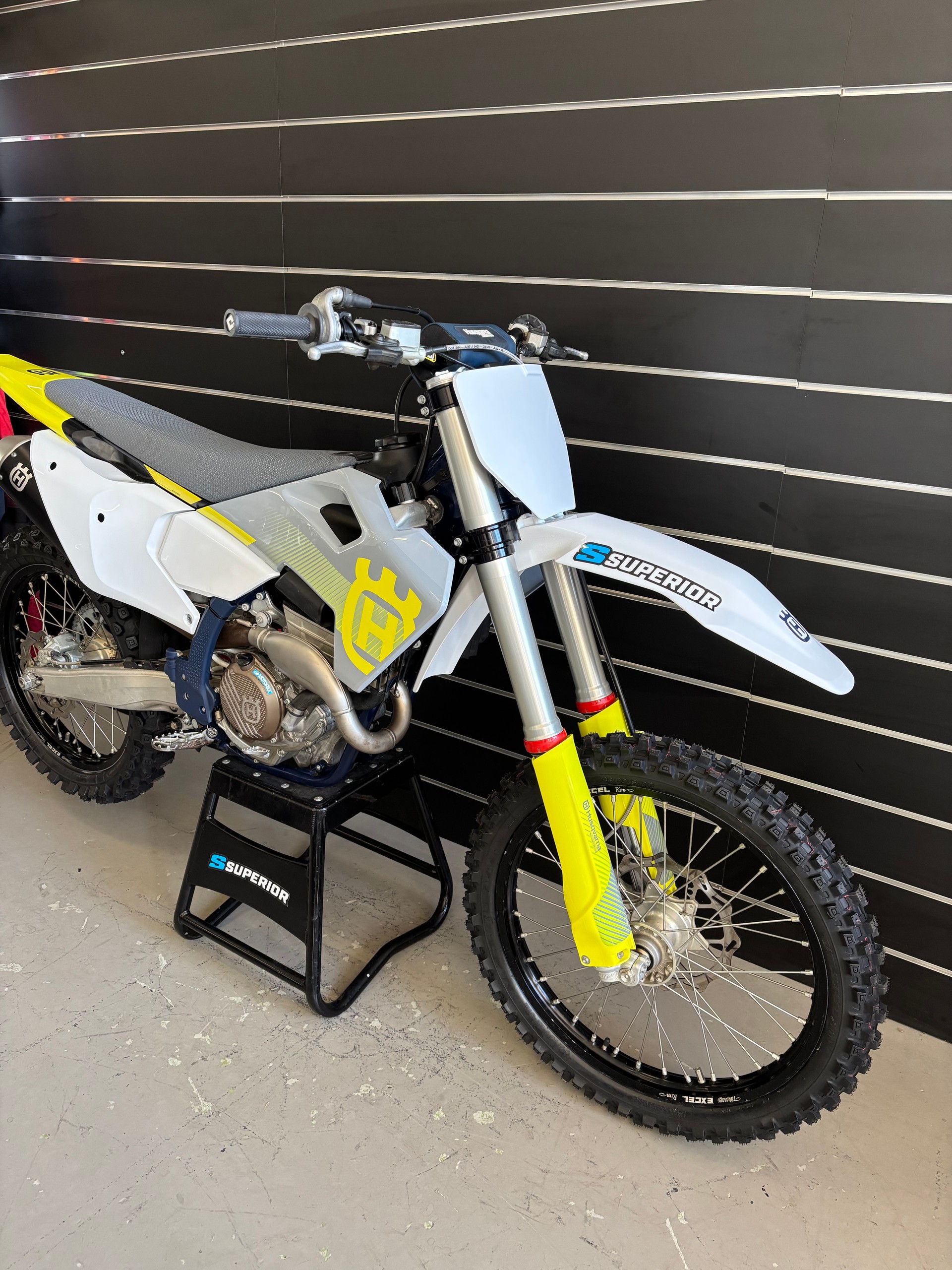 HUSQVARNA FC 250 2024-showroom-element-2