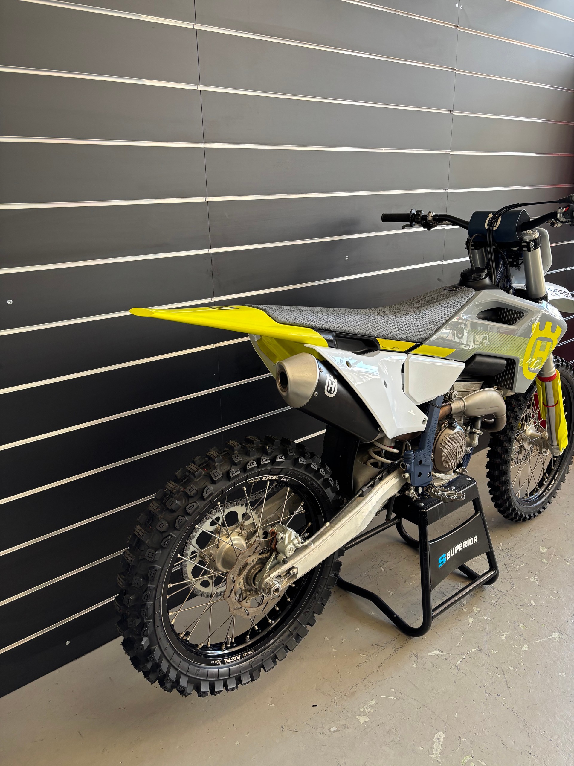 HUSQVARNA FC 250 2024-showroom-element-3