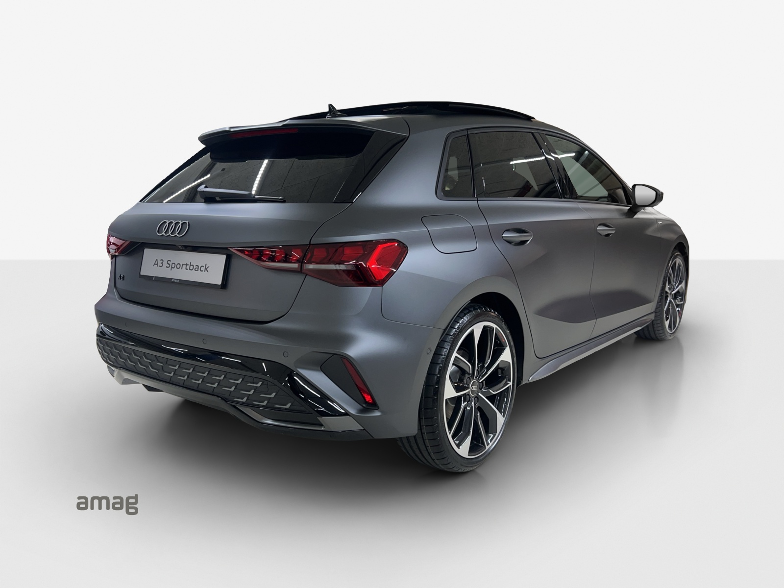 AUDI A3 Sportback TFSI 110 kW S line Attraction S tronic-image-4