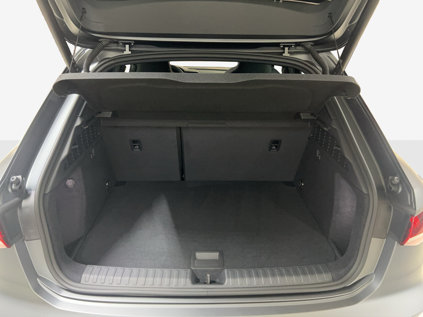 AUDI A3 Sportback TFSI 110 kW S line Attraction S tronic-image-12