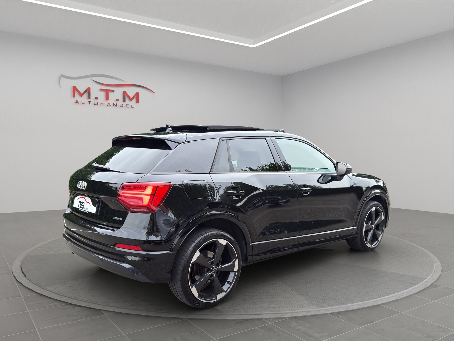 AUDI Q2 2.0 TFSI sport quattro S-tronic-image-11