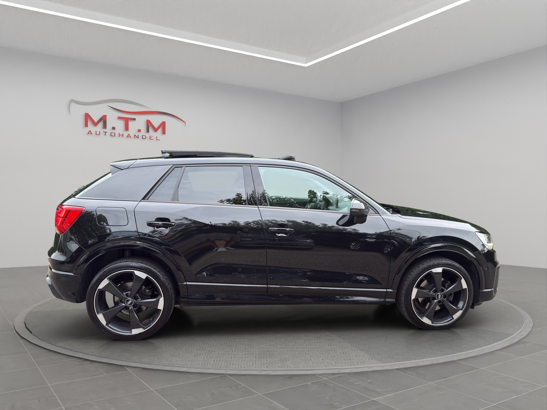 AUDI Q2 2.0 TFSI sport quattro S-tronic-image-13