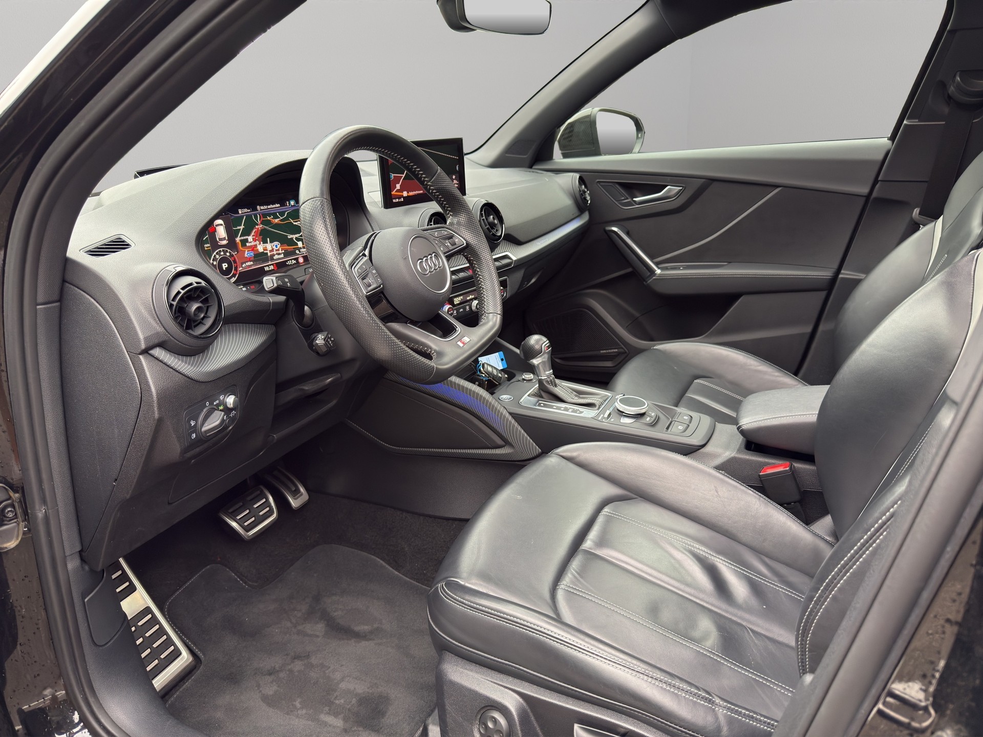 AUDI Q2 2.0 TFSI sport quattro S-tronic-image-14