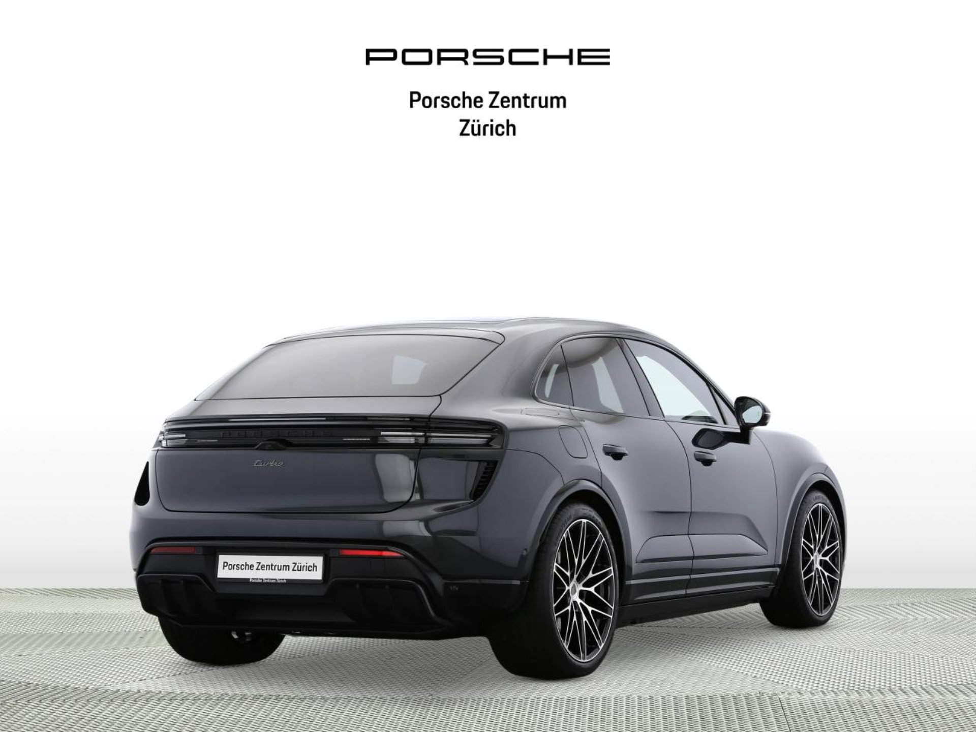 PORSCHE Macan Turbo-showroom-element-2