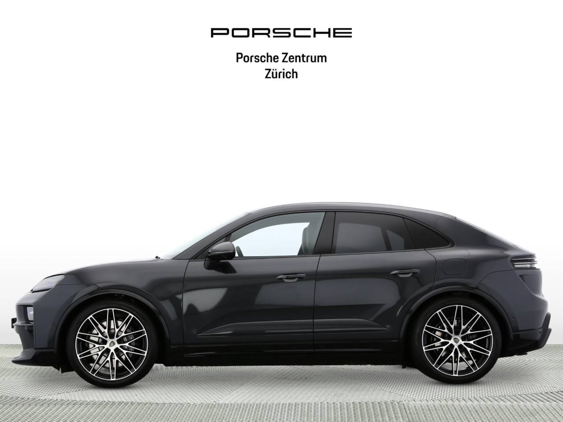 PORSCHE Macan Turbo-showroom-element-1