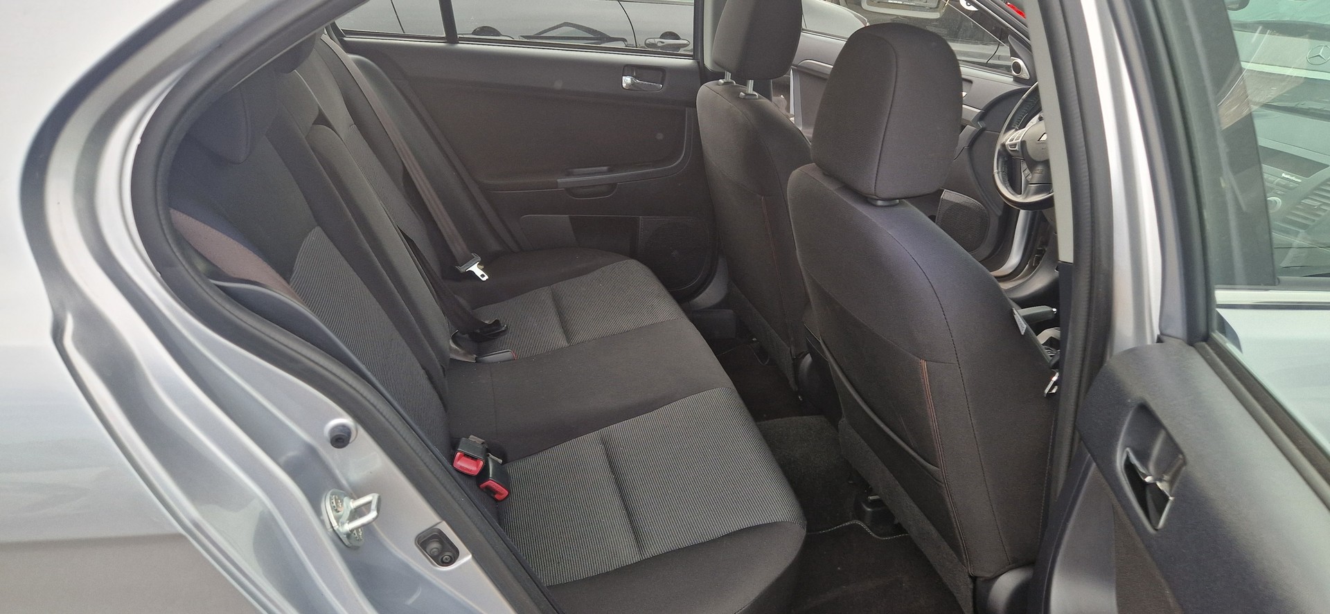 MITSUBISHI Lancer Sportback 1.8 Instyle CVT-image-5