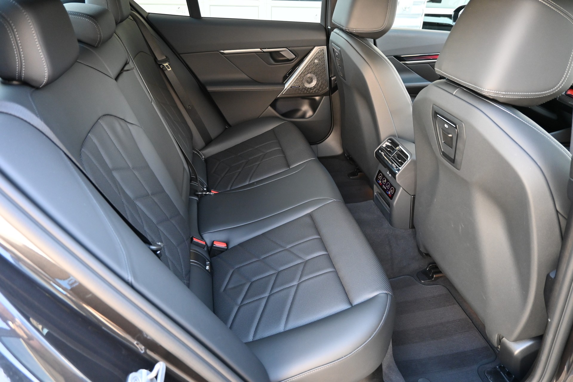 BMW 540d xDrive 48V M Sport Pro Steptronic-image-12