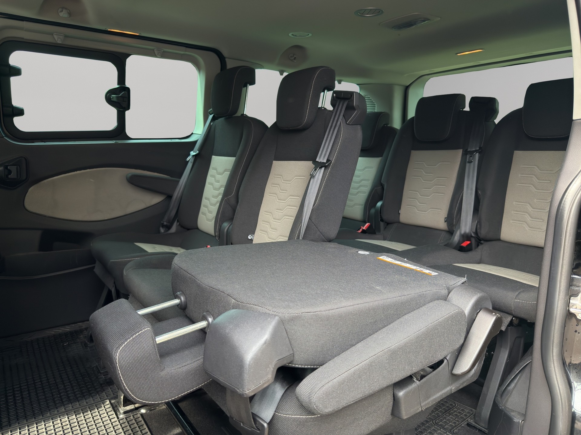FORD Tourneo Custom 300 L1H1 Trend-image-14