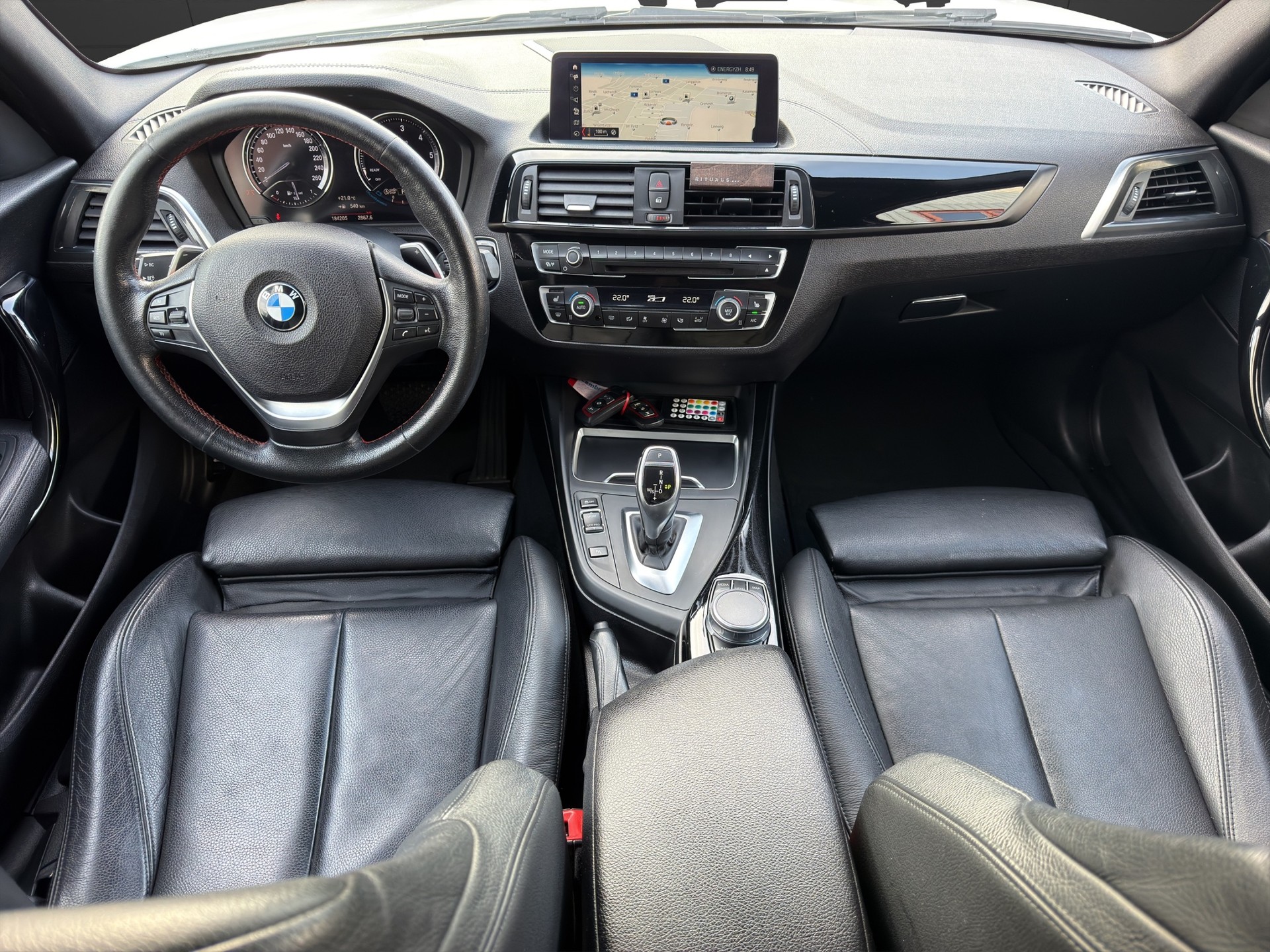 BMW 120d xDrive Edition Sport Line Steptronic-image-8