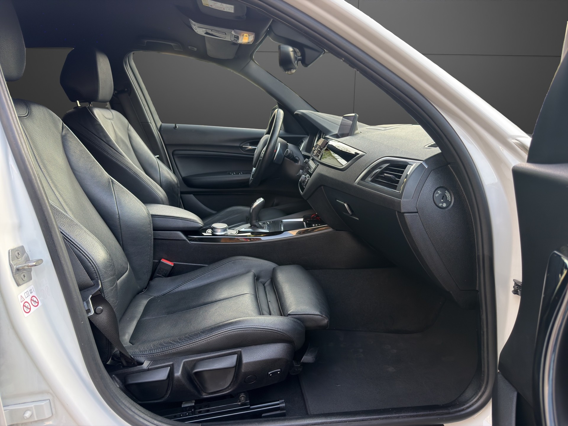 BMW 120d xDrive Edition Sport Line Steptronic-image-16