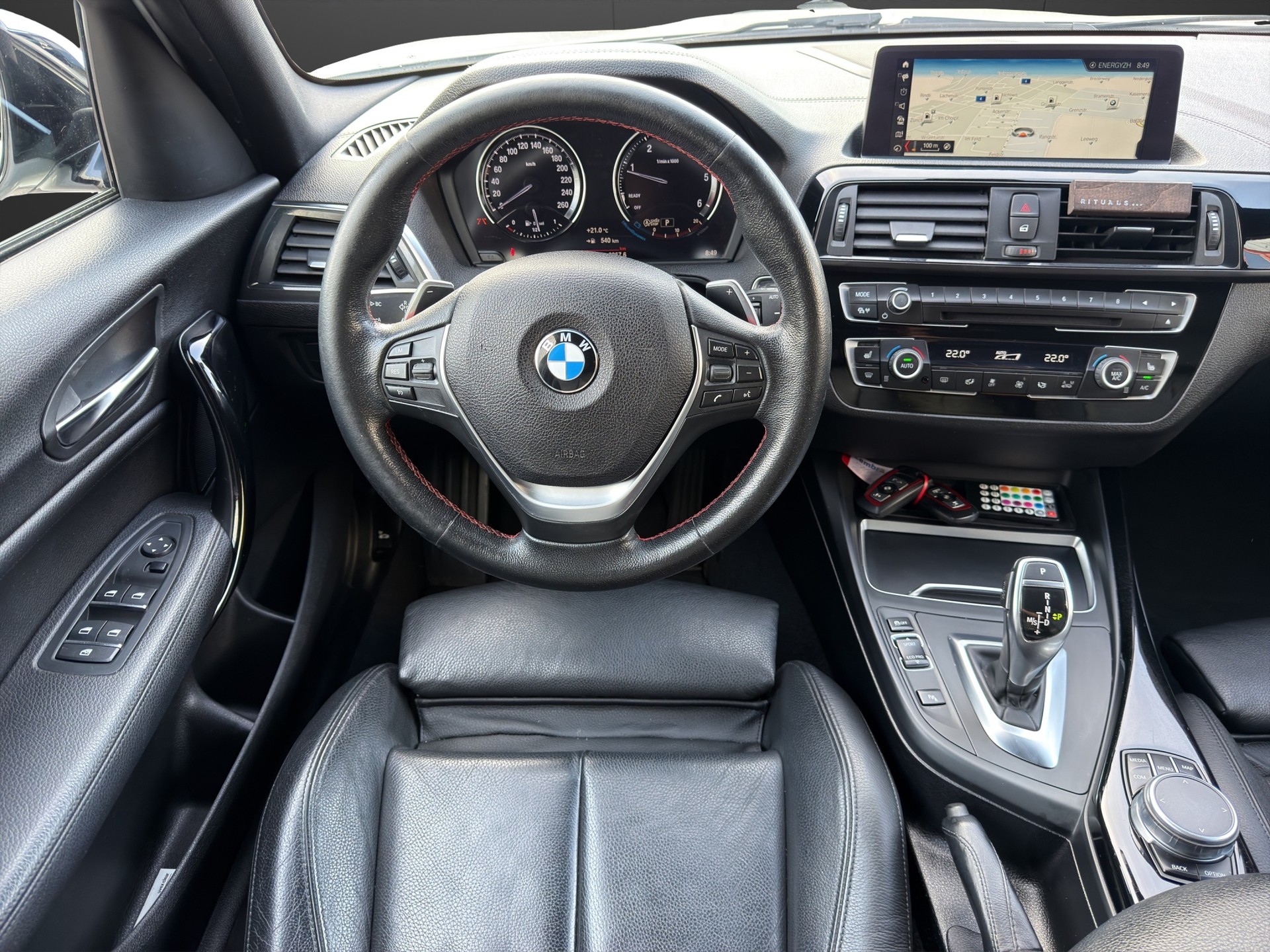 BMW 120d xDrive Edition Sport Line Steptronic-image-9