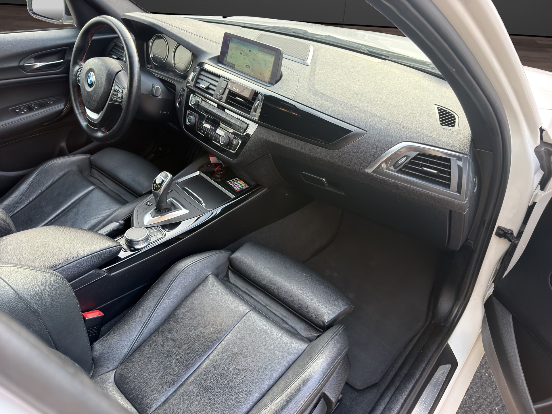 BMW 120d xDrive Edition Sport Line Steptronic-image-15