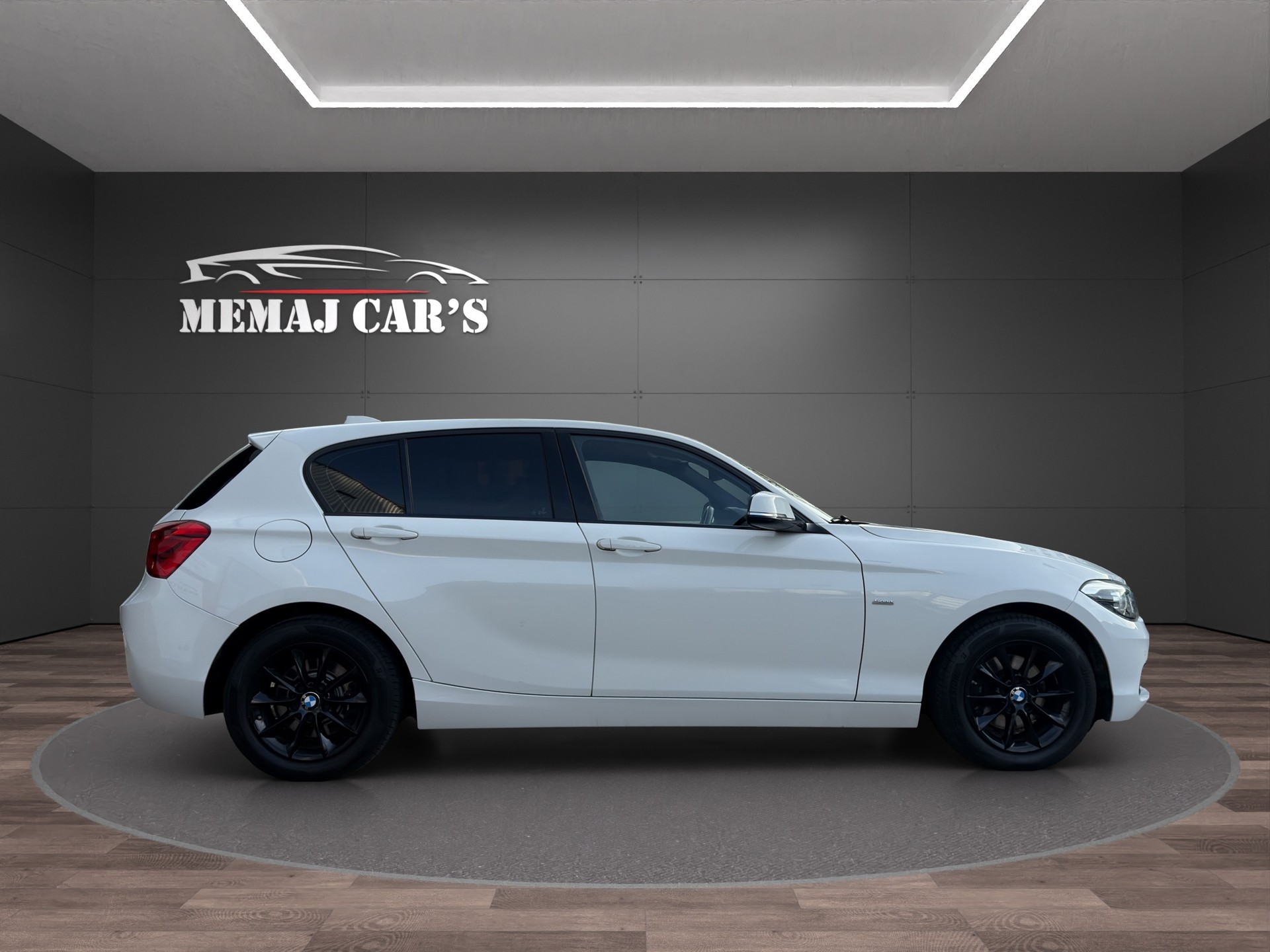 BMW 120d xDrive Edition Sport Line Steptronic-image-3