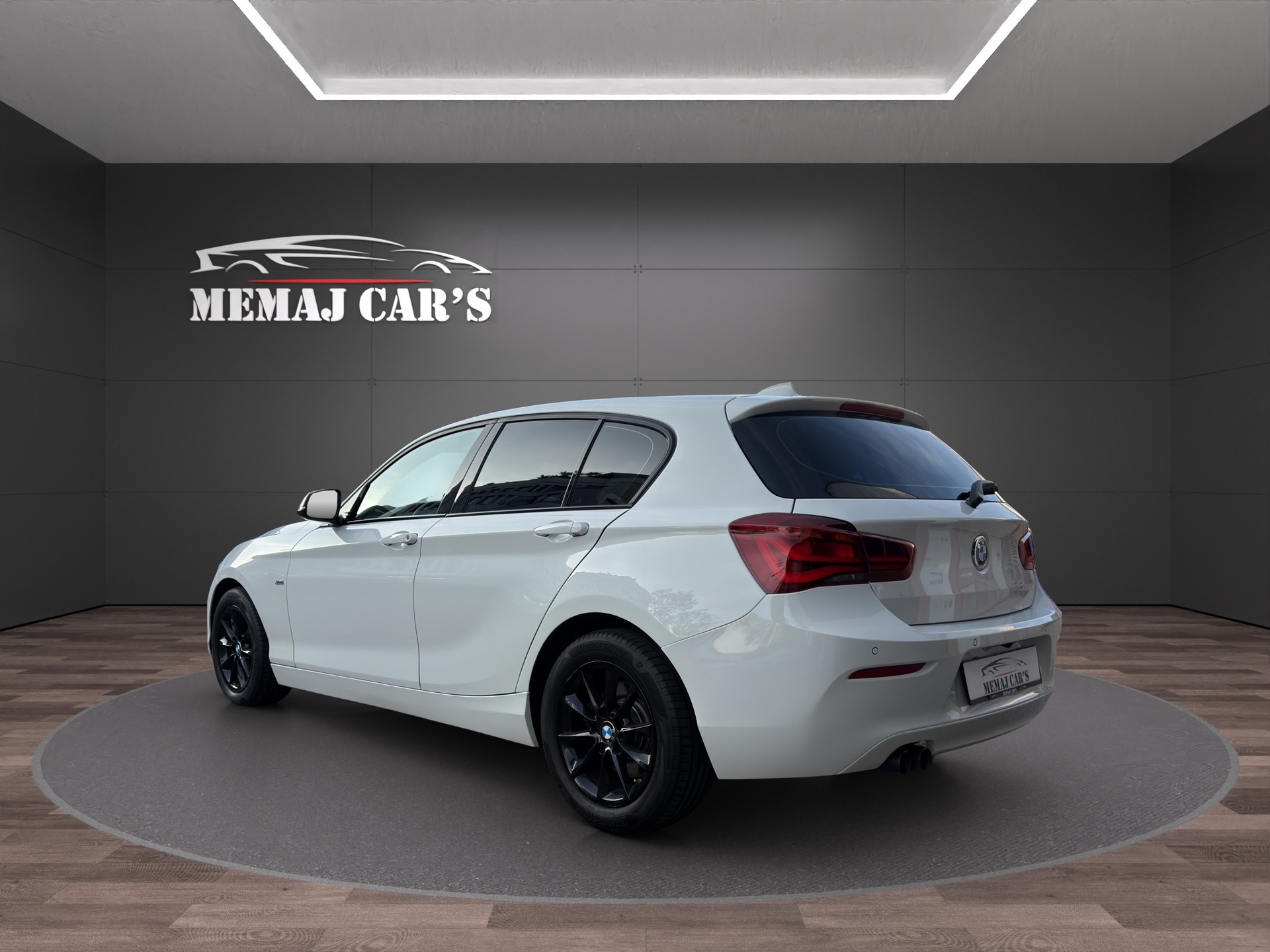 BMW 120d xDrive Edition Sport Line Steptronic-image-6
