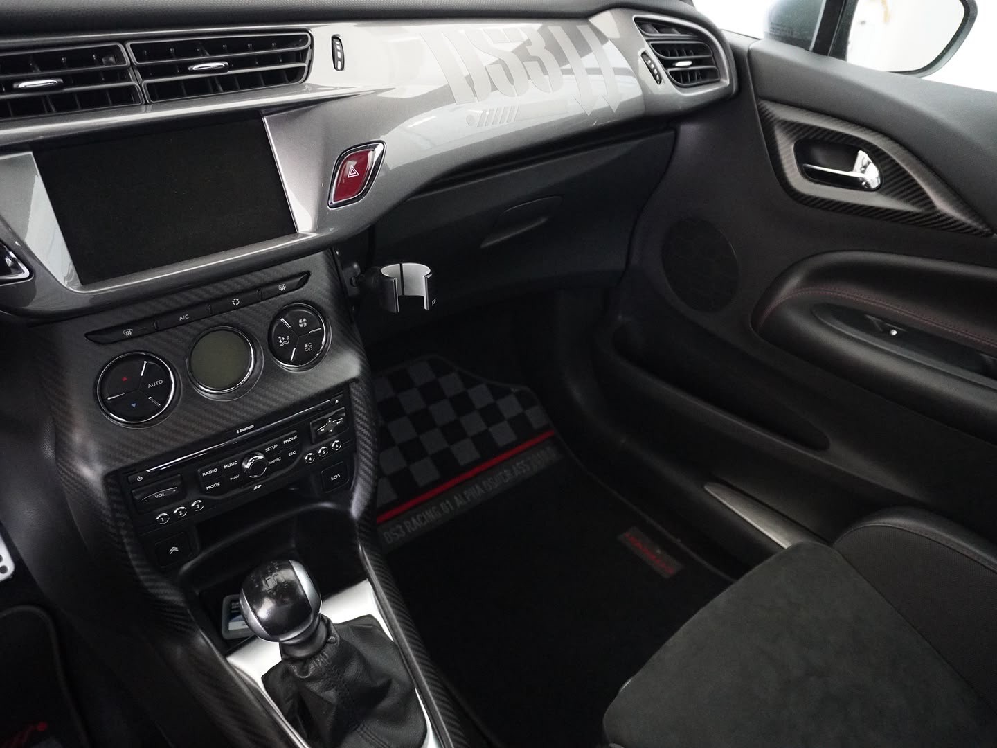 DS AUTOMOBILES DS3 1.6 THP Racing-image-4