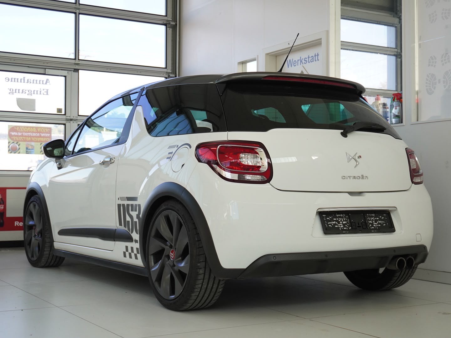 DS AUTOMOBILES DS3 1.6 THP Racing-image-1