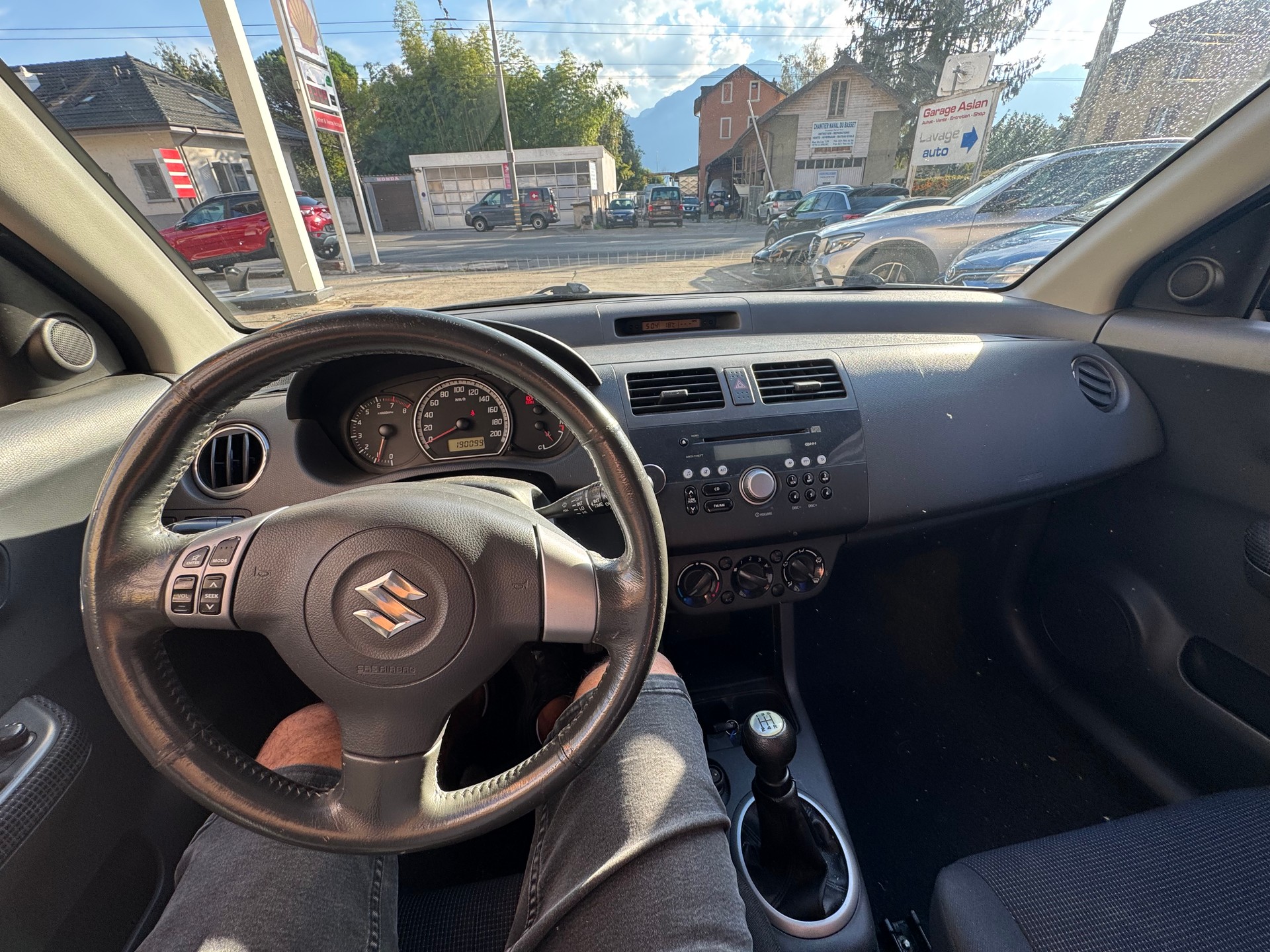 SUZUKI Swift 1.3i 16V GL Top 4x4-image-13