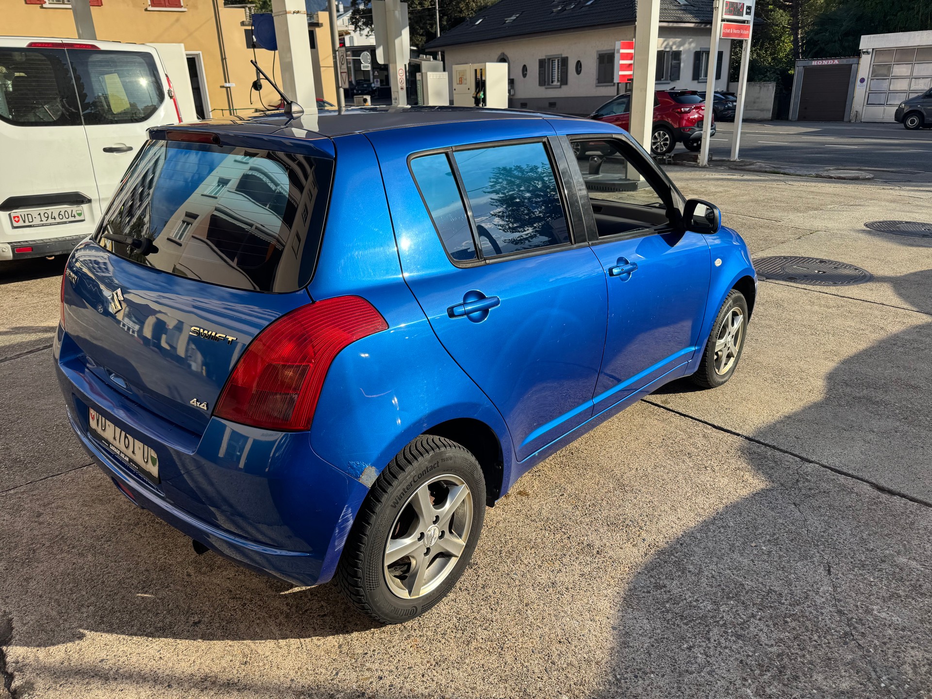 SUZUKI Swift 1.3i 16V GL Top 4x4-image-8