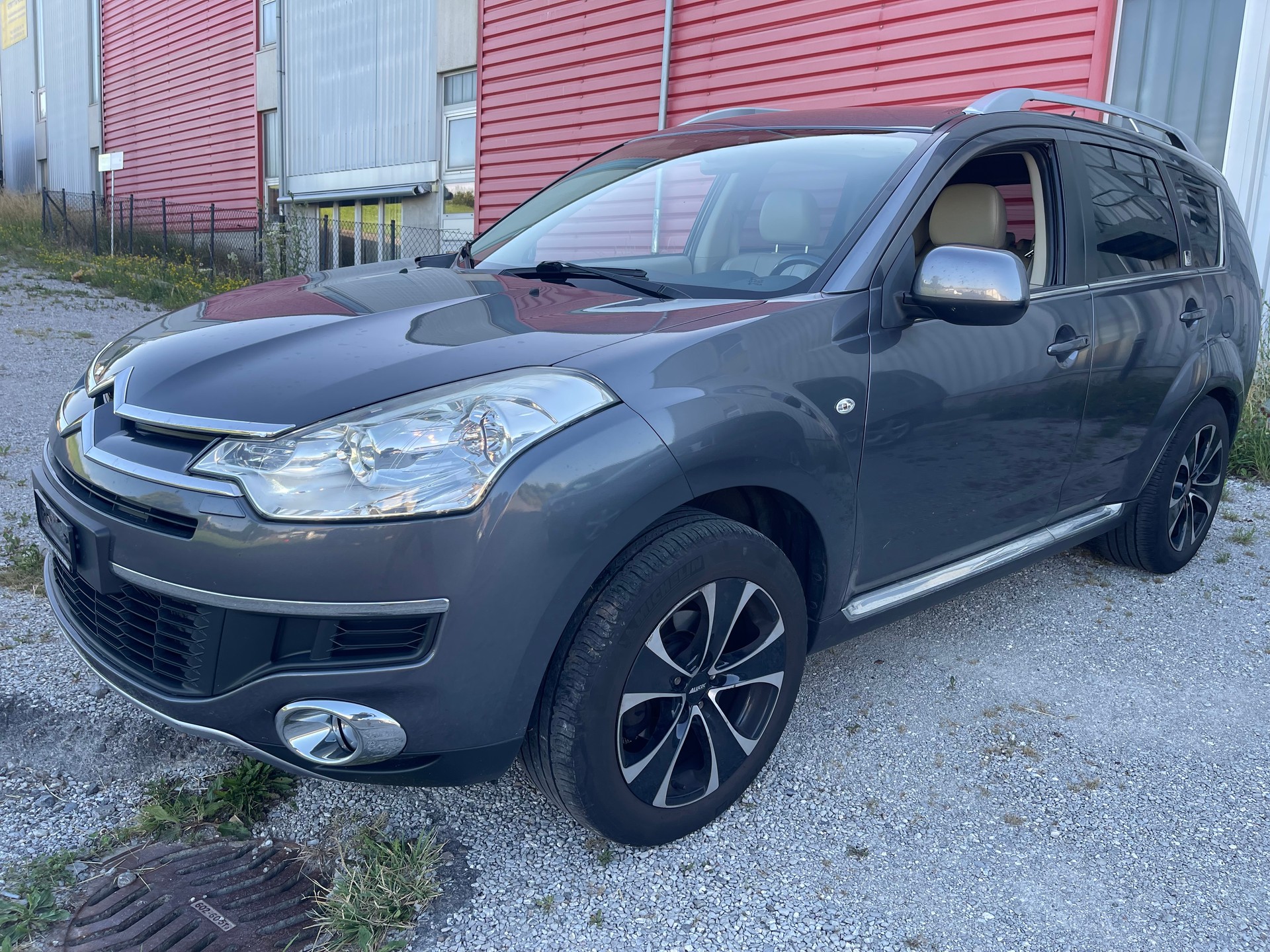 CITROEN C-Crosser 2.2 HDi Exclusive 7 places-image-3