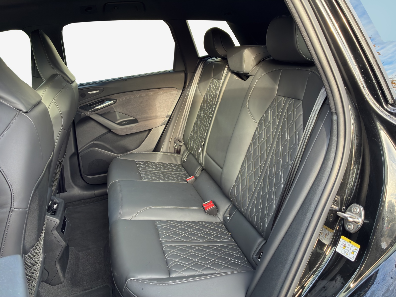 AUDI SQ6 e-tron quattro-image-11