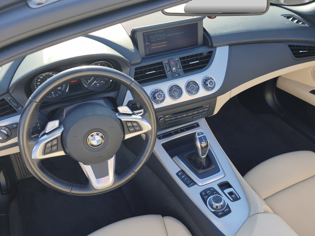 BMW Z4 35i sDrive DK Roadster-image-11