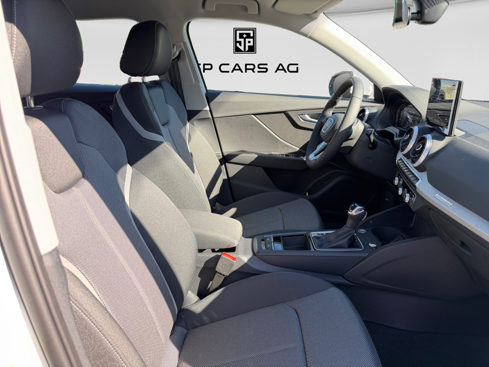 AUDI Q2 35 TFSI S line S-tronic-image-16