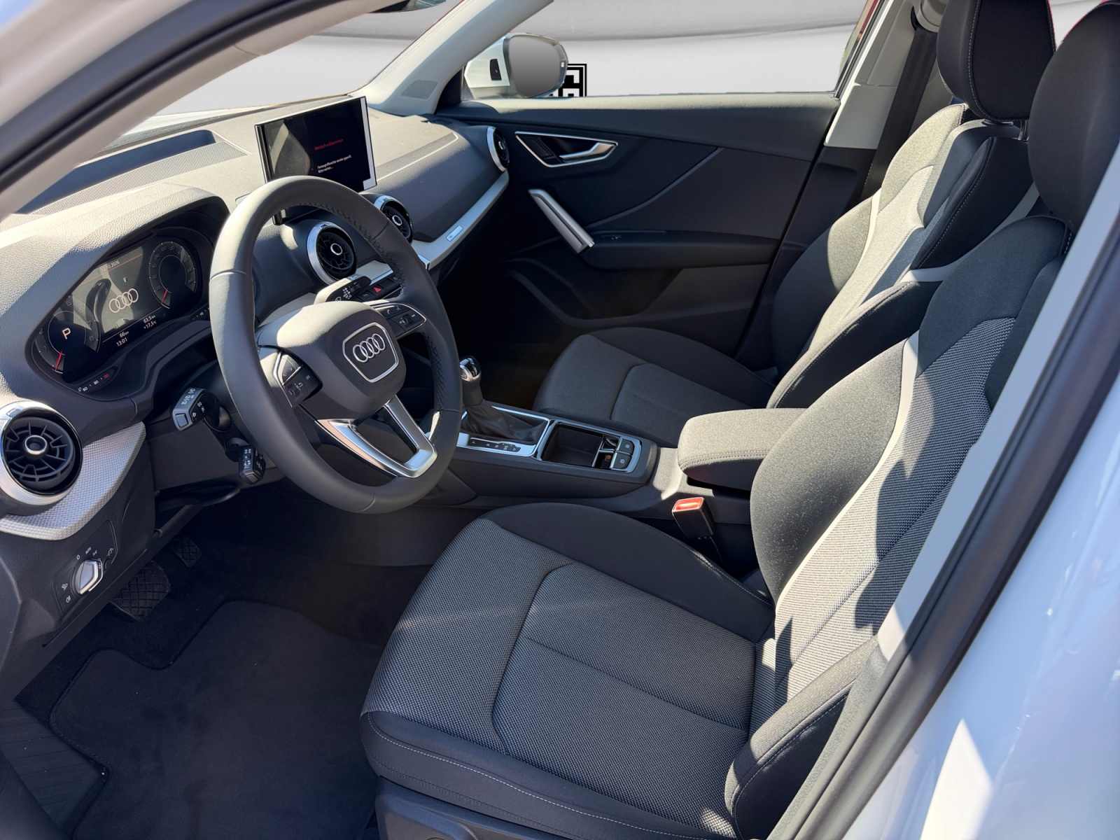 AUDI Q2 35 TFSI S line S-tronic-image-9