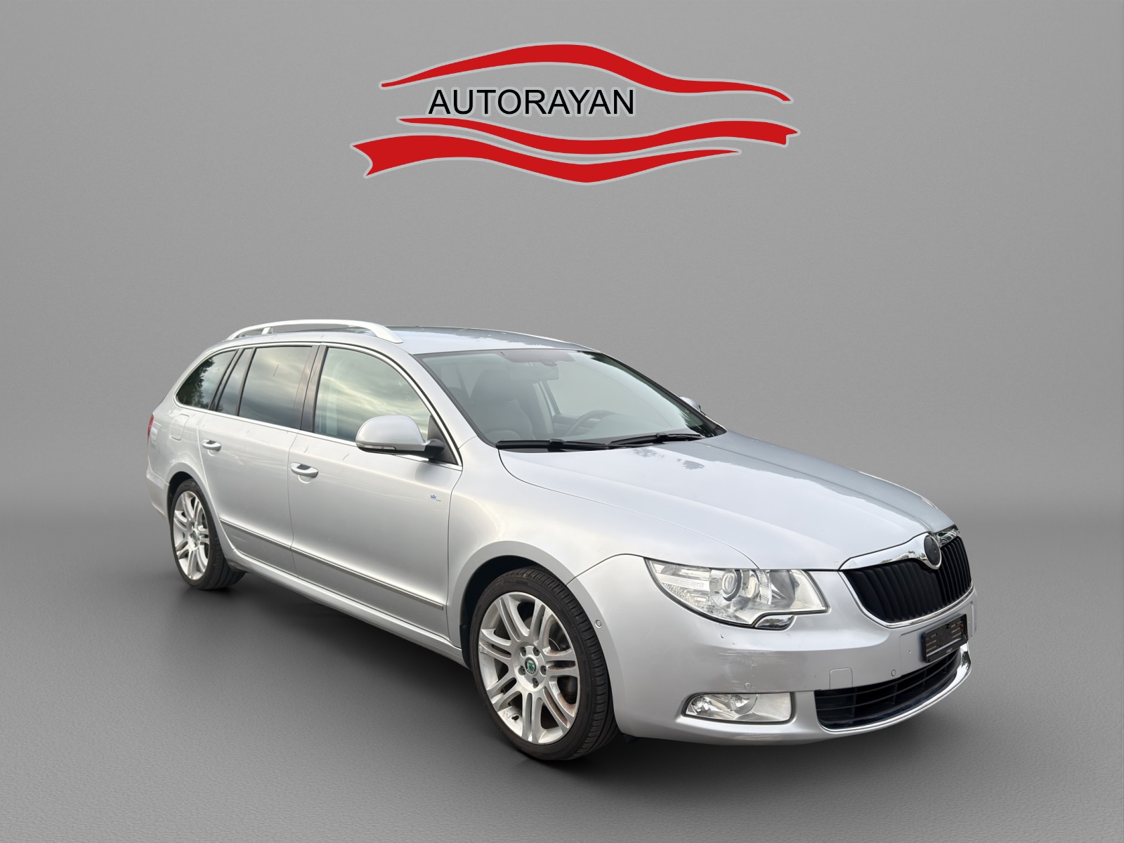 SKODA Superb Combi 2.0 TDi Elegance-image-2