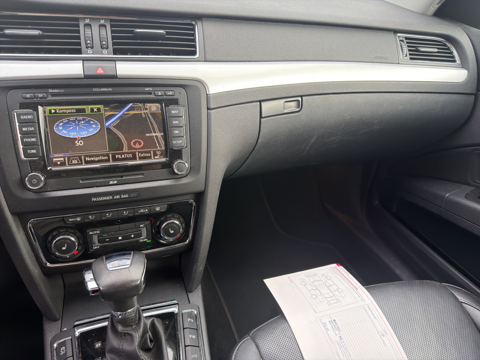 SKODA Superb Combi 2.0 TDi Elegance-image-7